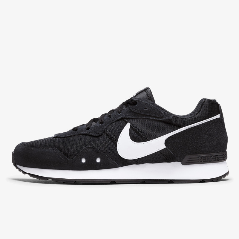 NIKE VENTURE RUNNER 