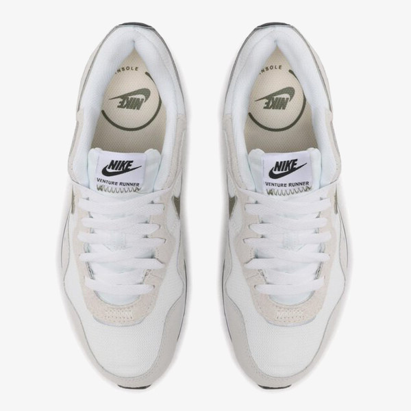 Nike Venture Runner 
