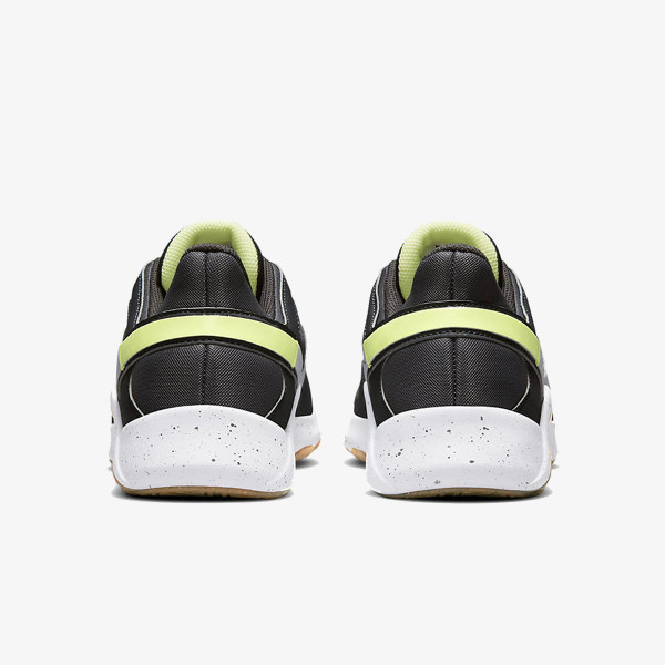 Nike Legend Essential 2 