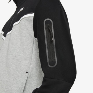 Nike Sportswear Tech 