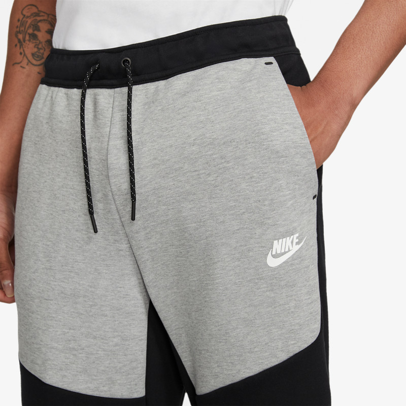 Nike Sportswear Tech 