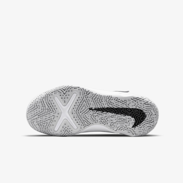 Nike Team Hustle 10 