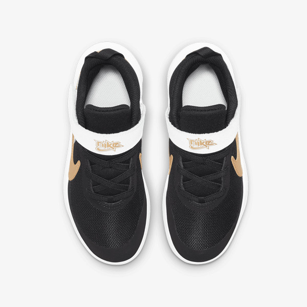 Nike Team Hustle 10 
