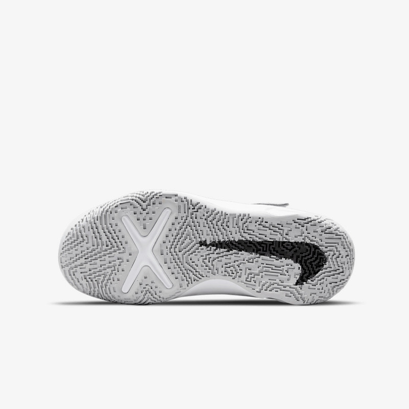 Nike Team Hustle 10 