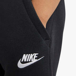 Nike Sportswear Club 