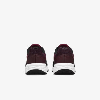 Nike Revolution 6 