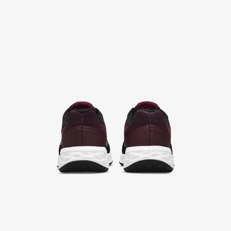Nike Revolution 6 
