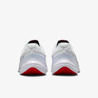 Nike Quest 5 