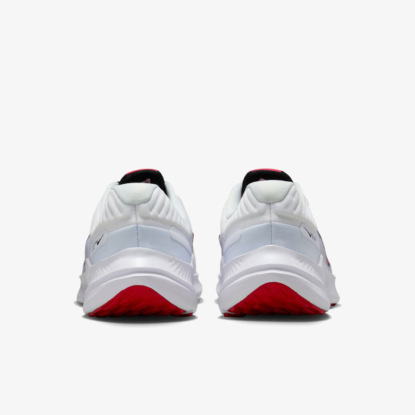 Nike Quest 5 