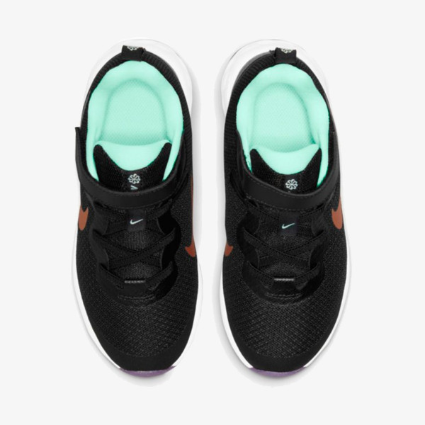 Nike Revolution 6 