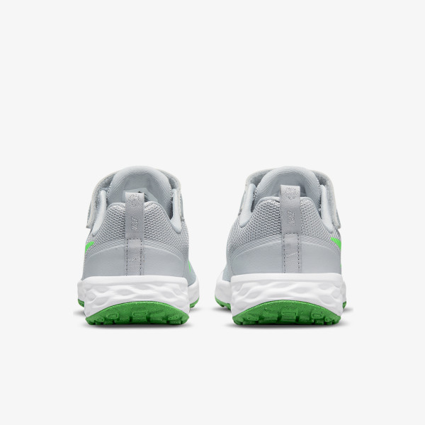 Nike Revolution 6 