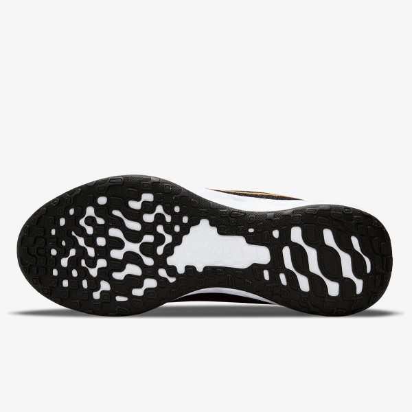 Nike Revolution 6 