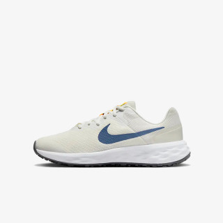 Nike Revolution 6 