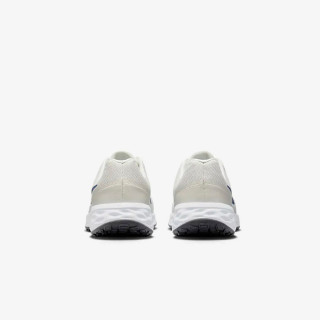 Nike Revolution 6 