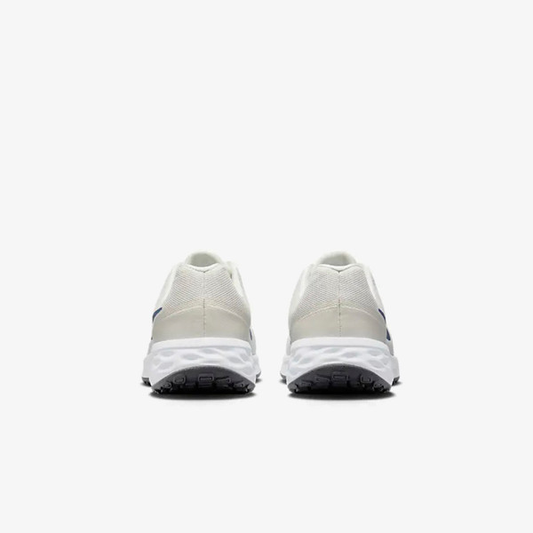 Nike Revolution 6 