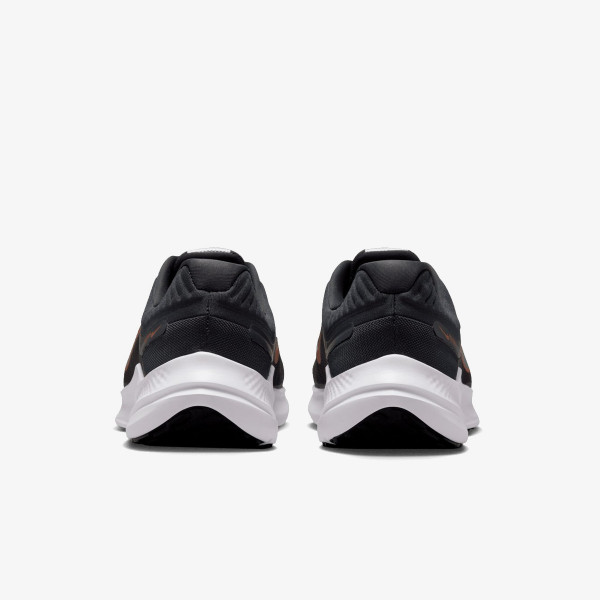 Nike Quest 5 