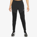 Nike Essential 