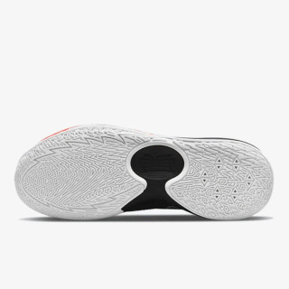 NIKE Atlete Kyrie Low 5 