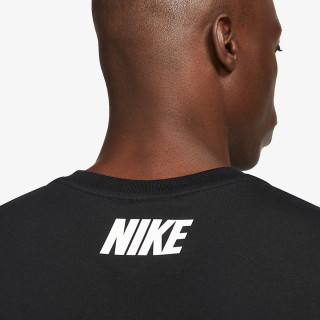 SPORTSWEAR 