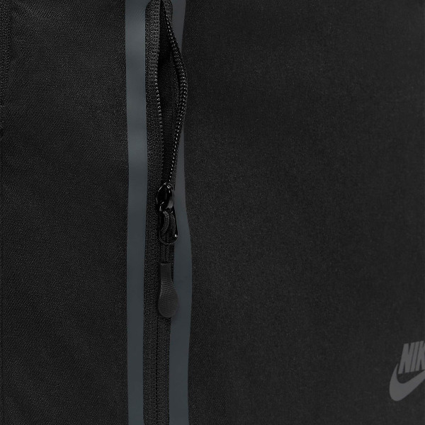 Nike Elemental Premium 
