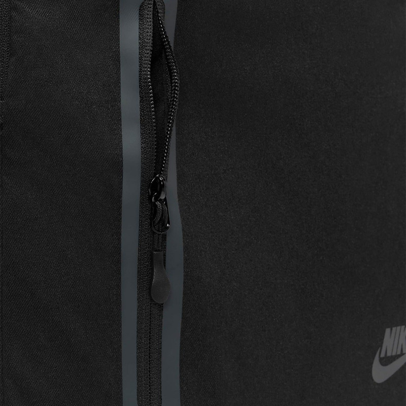 Nike Elemental Premium 