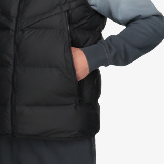 Nike Storm-FIT Windrunner 