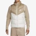Nike Storm-FIT Windrunner 
