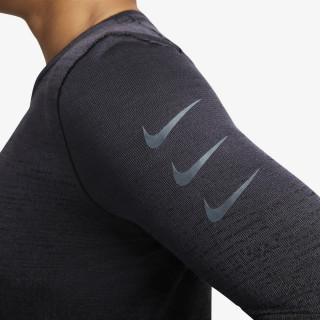 Nike Dri-FIT Advance Run Division 