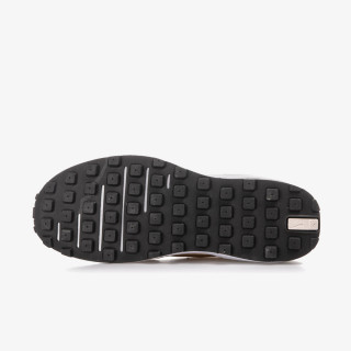 Nike W NIKE WAFFLE ONE ESS 