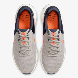 Nike Revolution 7 
