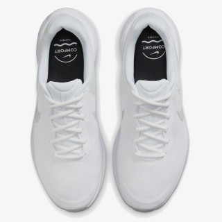 Nike Revolution 7 