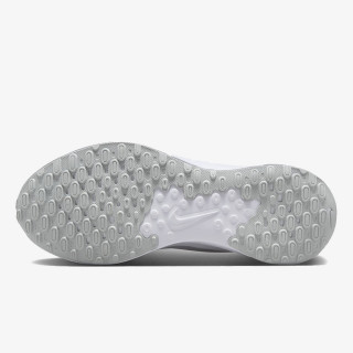 Nike Revolution 7 