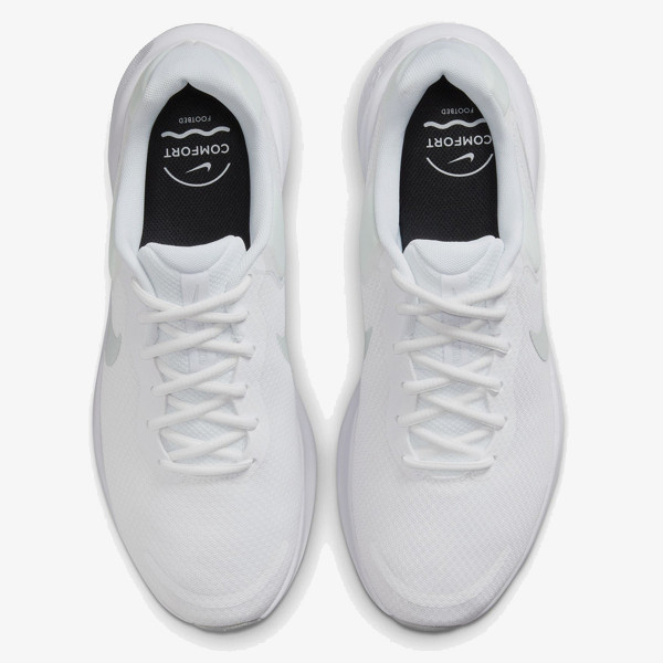 Nike Revolution 7 