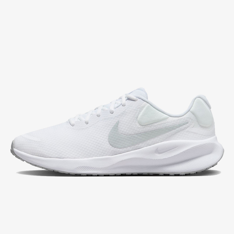 Nike Revolution 7 