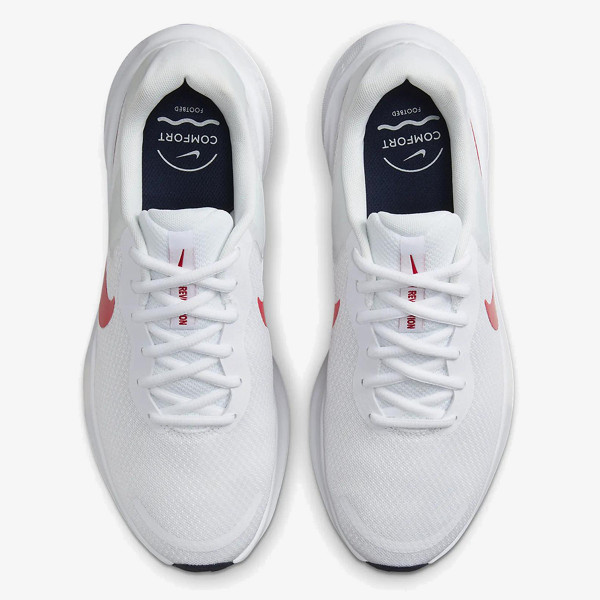 Nike Revolution 7 