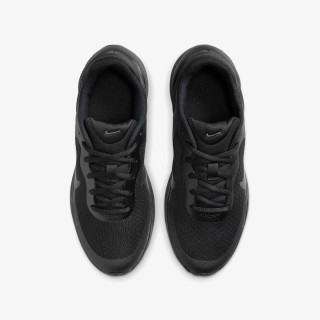 Nike Revolution 7 
