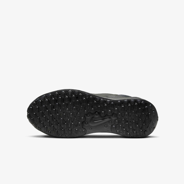 Nike Revolution 7 