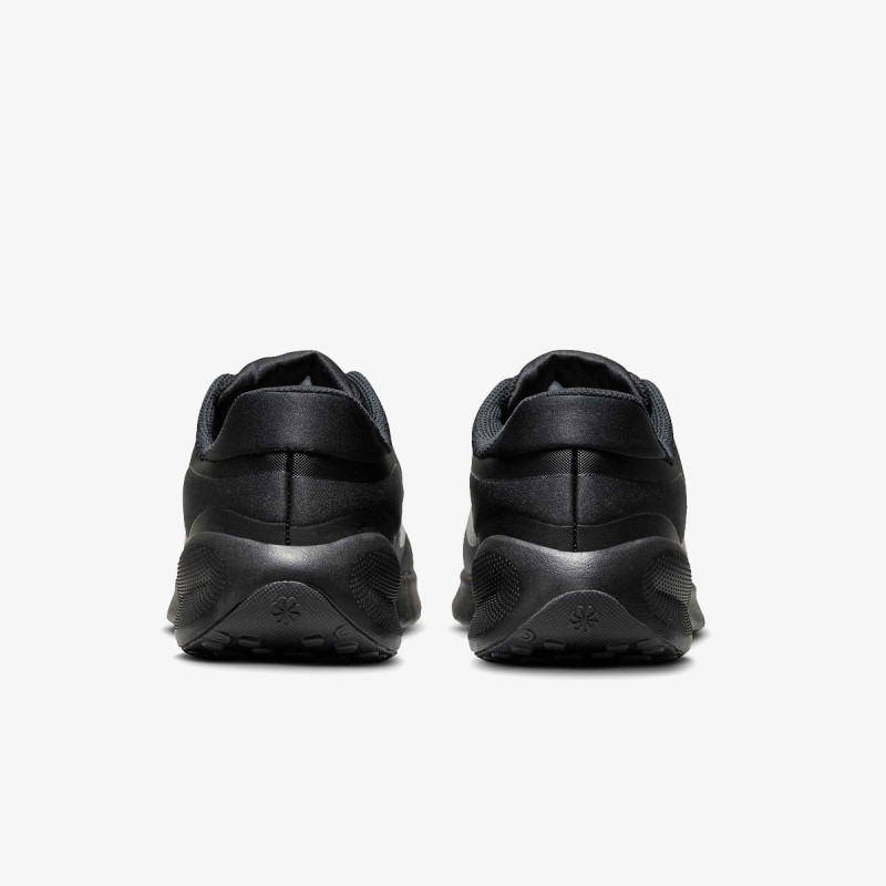Nike Revolution 7 
