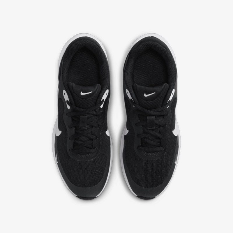 Nike Revolution 7 