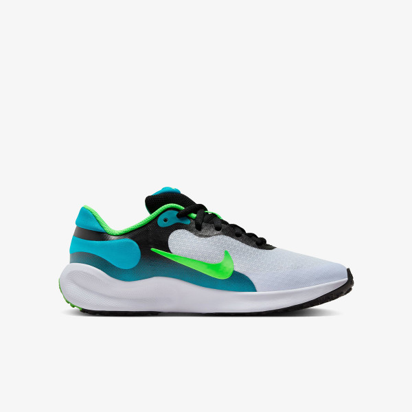Nike Revolution 7 