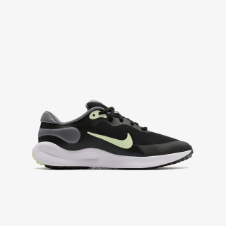 Nike Revolution 7 