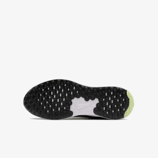 Nike Revolution 7 