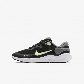Nike Revolution 7 