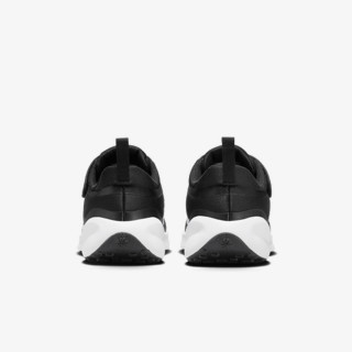 Nike Revolution 7 