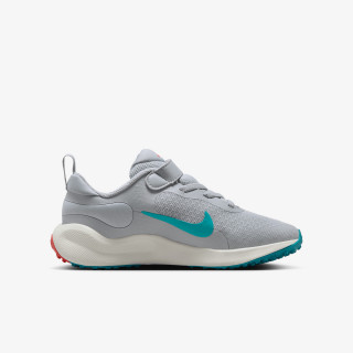 Nike Revolution 7 