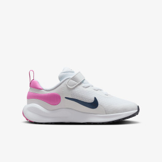 Nike Revolution 7 