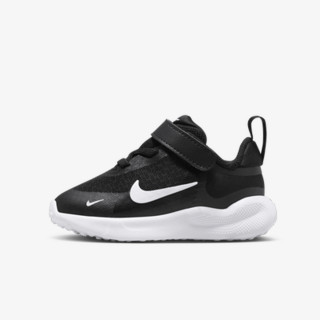 Nike Revolution 7 