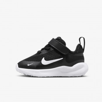 Nike Revolution 7 