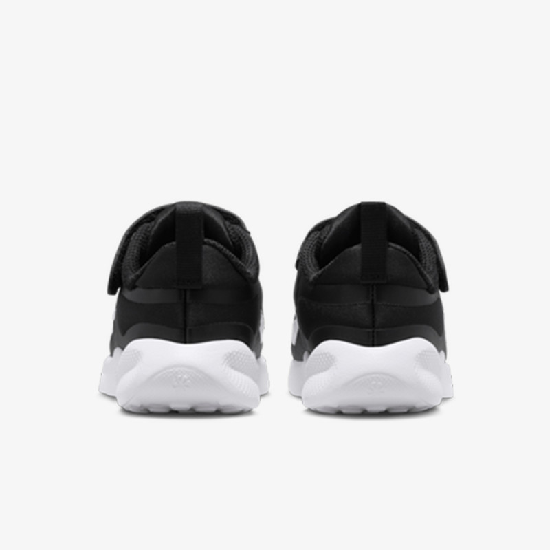 Nike Revolution 7 