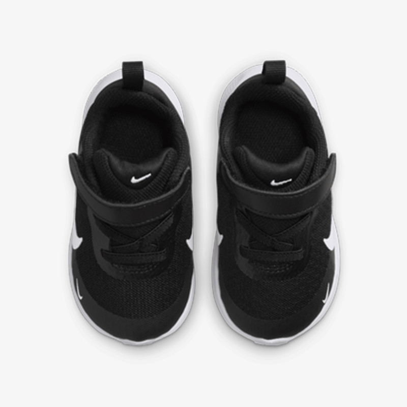 Nike Revolution 7 